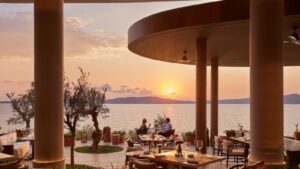 eyJvYXV0aCI6eyJjbGllbnRfaWQiOiJzaXRlY29yZSJ9LCJwYXRoIjoibWFuZGFyaW4tb3JpZW50YWwtaG90ZWwtZ3JvdXBcL2ZpbGVcL0Fubmh1Y0VSbm85U0o5V2FKN0RQLmpwZyJ9_mandarin-oriental-hotel-group_DtPt